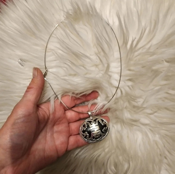 Vintagec Asian Sterling and Onyx Necklace - Picture 4 of 12